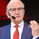 Cozonac și miel de Paște: Ora ideală pentru a mânca. Sfaturile medicului Vlad Ciurea