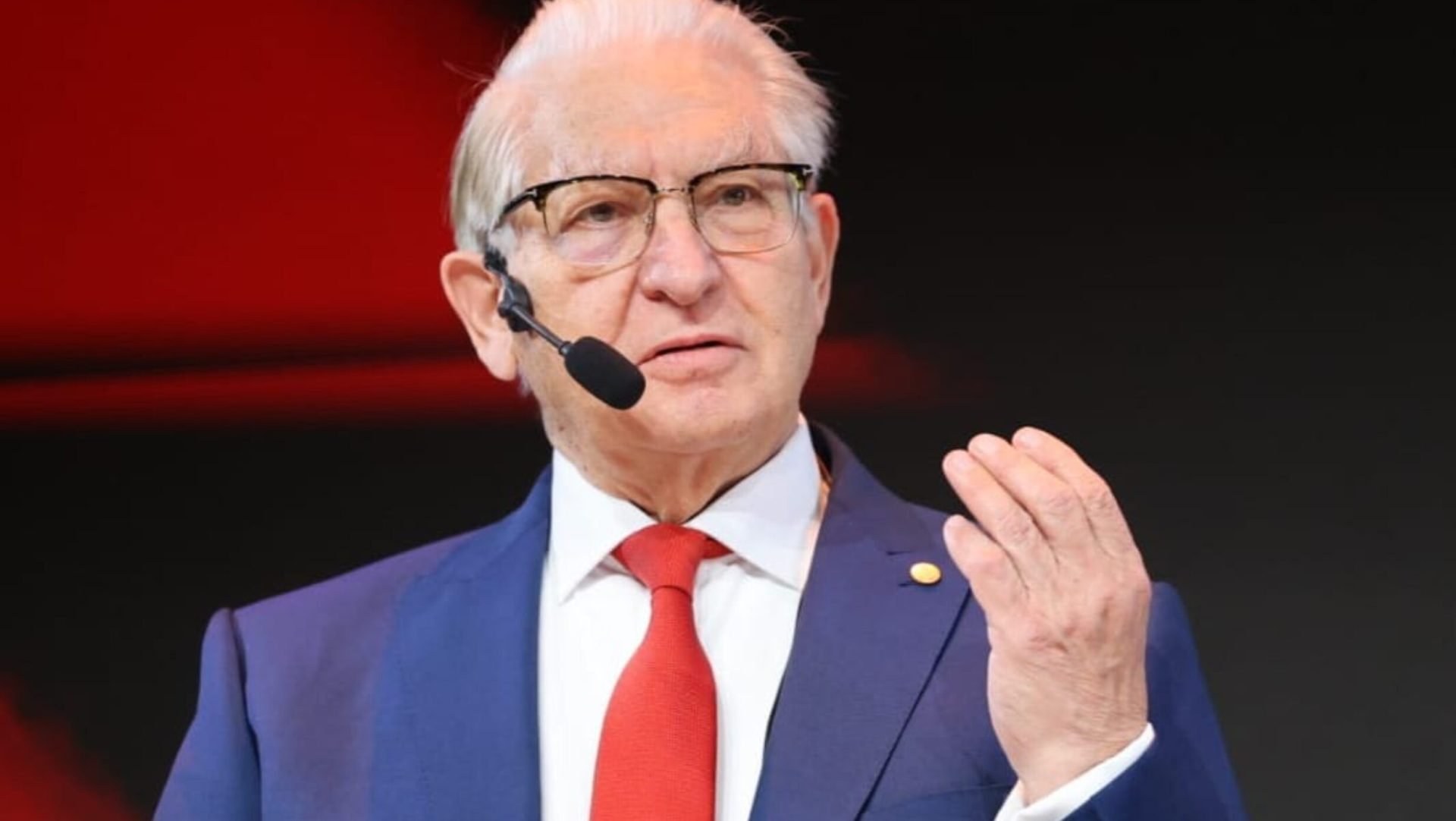 Cozonac și miel de Paște: Ora ideală pentru a mânca. Sfaturile medicului Vlad Ciurea