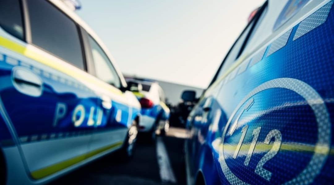 Sâmbătă seară, în zona drumului național 1D din Bușteni, a avut loc o intervenție complexă după ce o cisternă încărcată cu aproximativ 30.000 de litri de GPL s-a răsturnat pe carosabil