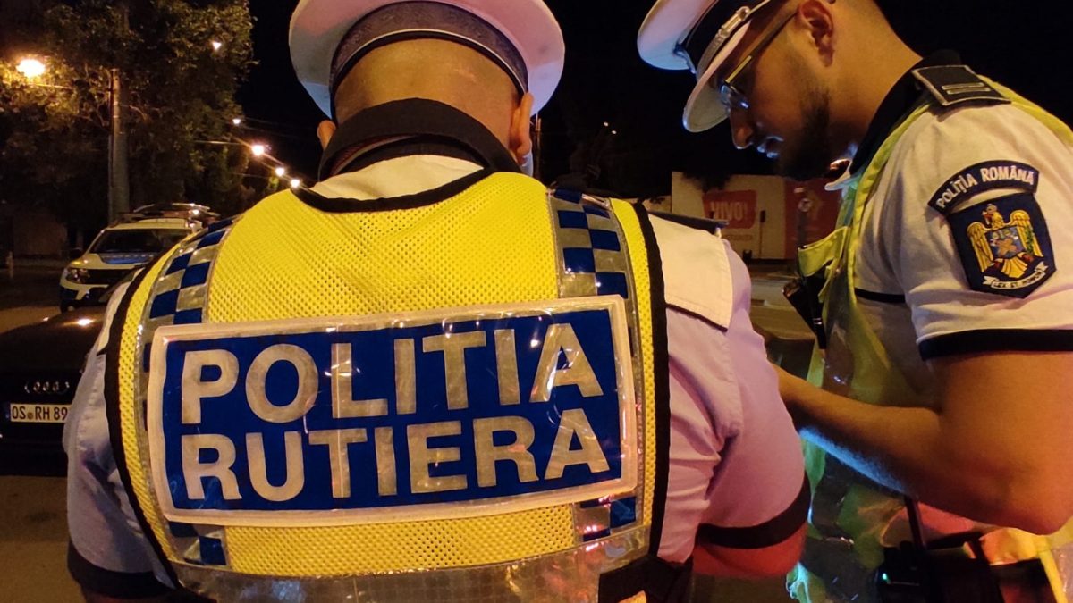 Șase polițiști rutieri și un patron, trimiși în judecată în Mehedinți!