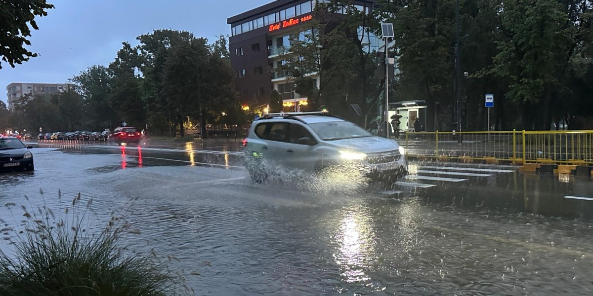 Aprilie vine cu vreme mai blândă, dar și ploi. Citește prognoza meteo!