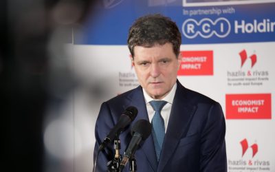 Președintele Nicușor Dan descrie funcționarea coaliției drept „o combinație de administrativ cu joc politic” Președintele Consiliului General al Municipiului București, Nicușor Dan, a afirmat luni seară că funcționarea coaliției de guvernare este „o combinație de administrativ cu joc politic”