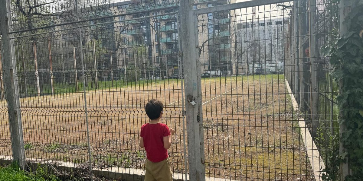 Zeci de mii de oameni din Sectorul 1 al Capitalei se mobilizează pentru a salva un simbol al comunității, în fața degradării continue a Bazei Sportive Cireșarii din zona Domenii–Grivița–Chibrit