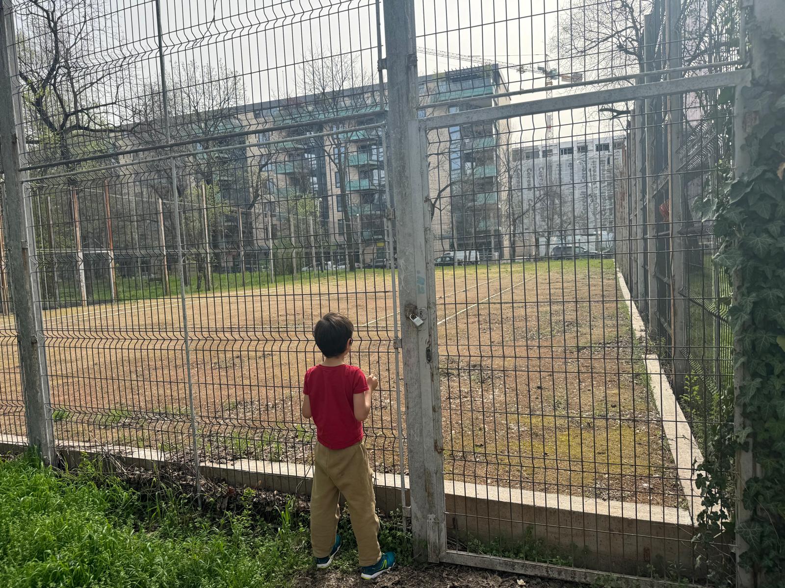 Zeci de mii de oameni din Sectorul 1 al Capitalei se mobilizează pentru a salva un simbol al comunității, în fața degradării continue a Bazei Sportive Cireșarii din zona Domenii–Grivița–Chibrit