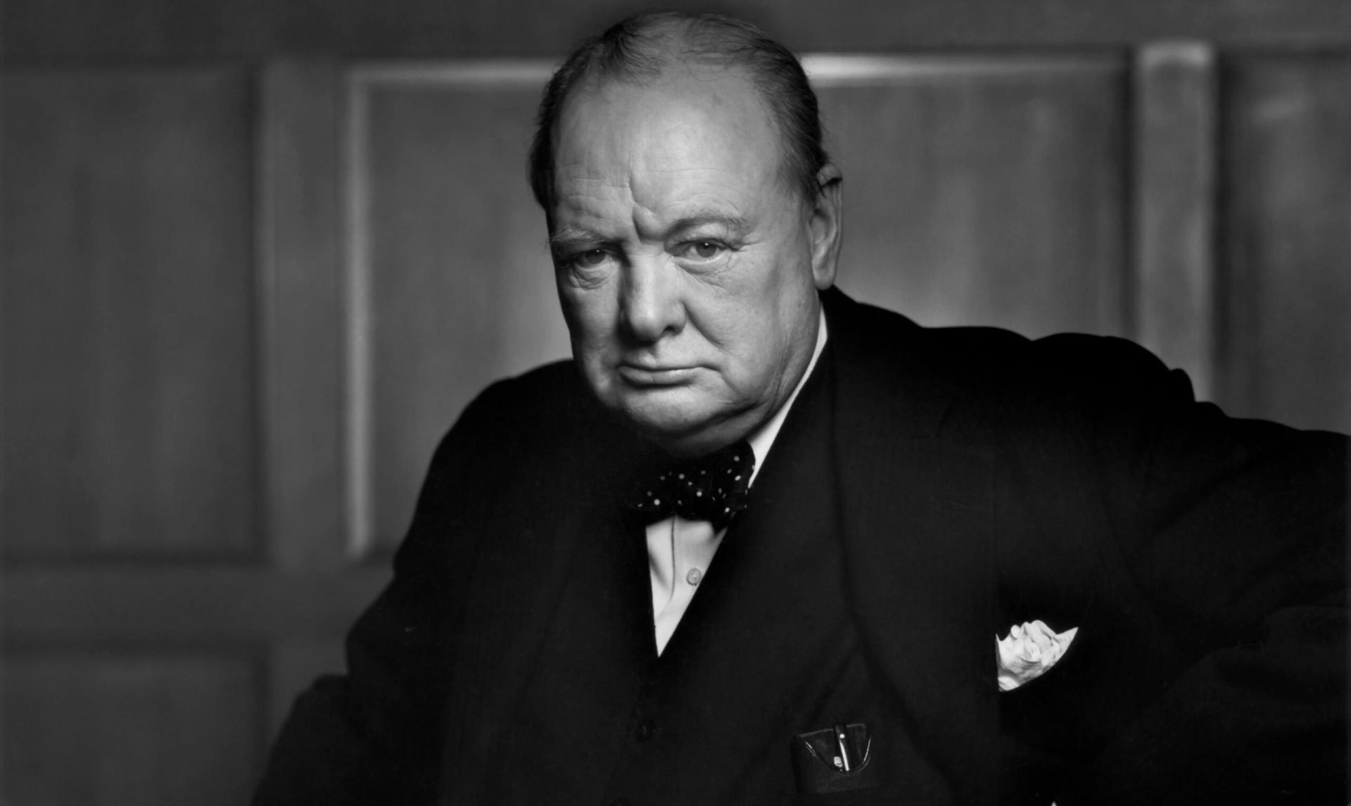 Un descendent al ducilor de Marlborough și al influenței americane, Churchill a urmat o carieră militară, devenind o figură marcantă în istoria britanică și mondială