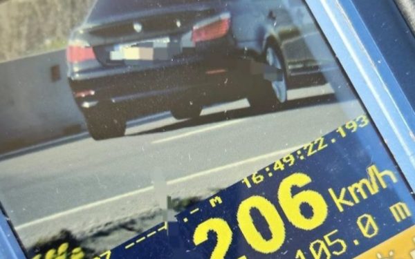 Șofer vitezoman, prins cu 206 km/h pe DN: „Pistă de decolare”, zice Poliția