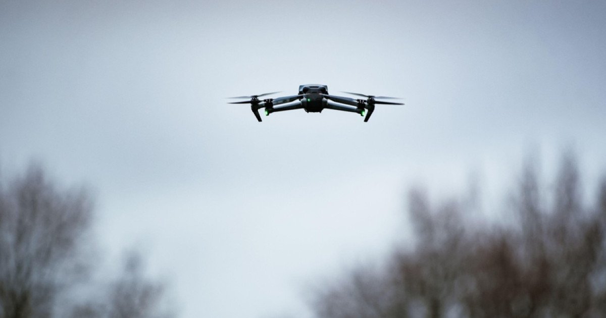 Primăria Răsuceni a achiziționat trei drone fără a anunța costurile Primăria comunei Răsuceni din județul Giurgiu a anunțat achiziția a trei drone, însă detalii despre costuri nu au fost făcute publice