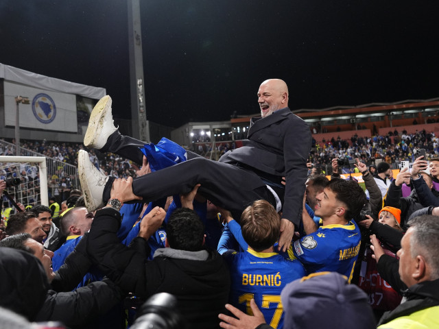 Italia părăsește Campionatul Mondial într-un mod neașteptat și dureros, după o serie de evoluții care le-au lăsat pe suporteri și experți sportivi fără cuvinte