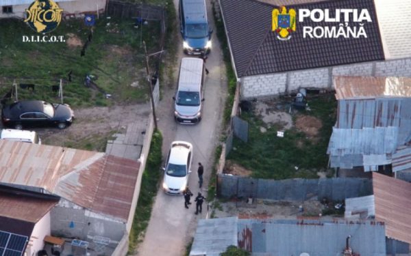 Rețea de trafic de persoane: Tinere exploatate sexual în Europa timp de 5 ani