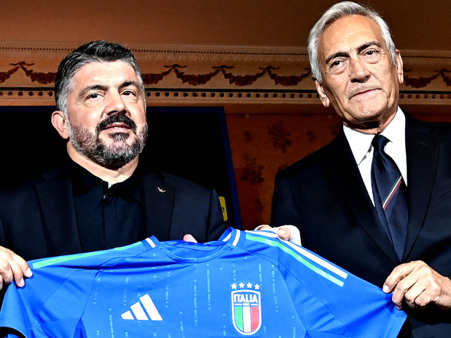 În lumea sportului, deciziile conducerii și reacțiile fanilor și ale comunității sportive sunt adesea dictate de emoții, așteptări și interpretări diferite ale situației