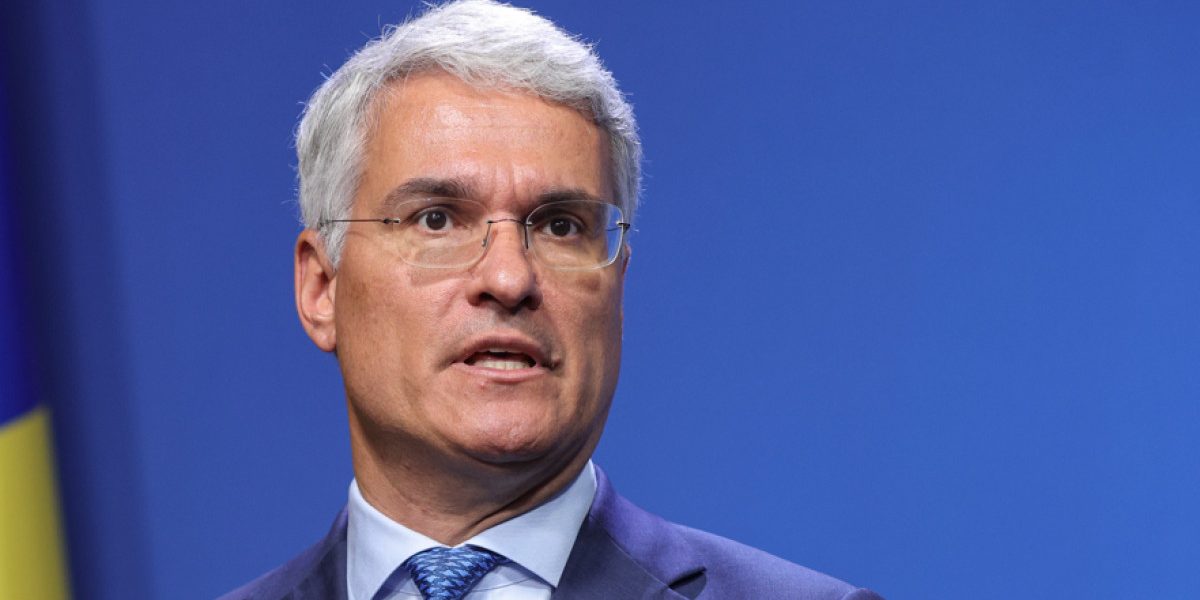 Ministrul Investițiilor și Proiectelor Europene acuză politicienii de irresponsabilitate și avertizează asupra valorii financiare a reformelor rămase în PNRR Ministrul Investițiilor și Proiectelor Europene, Dragoș Pîslaru, a transmis vineri un mesaj clar celor din PSD, acuzând politicienii de utilizarea discursului populist și de comportamentul care, în opinia sa, încetinește procesul de reformare a țării