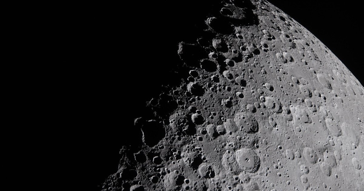 Astronauții misiunii Artemis 2 au fost martorii unui spectacol cosmic unic: căderea meteoriților pe Lună, un eveniment rar care a captivat atenția comunității științifice