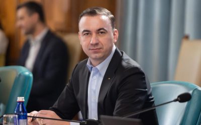 Ministrul Energiei, Bogdan IVAN, a anunțat miercuri progrese semnificative în dezvoltarea capacităților de producție a energiei electrice din surse regenerabile și gaze naturale, precum și în implementarea stocării acesteia