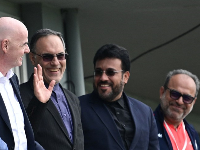 Primul contact față în față după începutul războiului din Iran marchează o etapă semnificativă în evoluția conflictului și ridică întrebări cruciale privind direcțiile pe care le poate urma această situație complexă