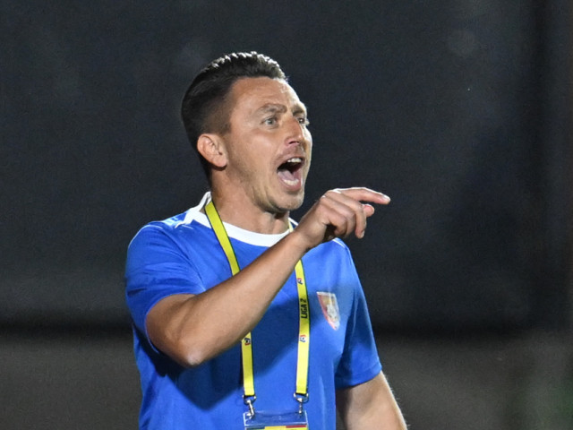 Peisajul fotbalistic românesc în prag de sezon: între provocări, controverse și așteptări Fotbalul autohton traversează o etapă complexă, marcată de tensiuni între valorile sportive, constrângerile financiare și presiunea mediatică