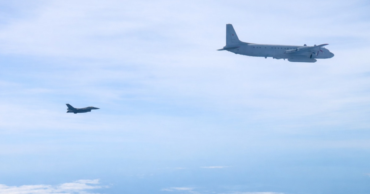 Piloții Români, misiune de interceptare: Avion de spionaj Rus, detectat lângă Lituania