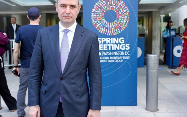 Vizita la Washington: Ce vrea România de la SUA prin ministrul Finanțelor