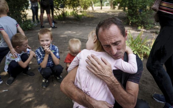 Copii ucraineni, măcel sângeros: Aproape 700 de morți, 20.000, duși ilegal în Rusia