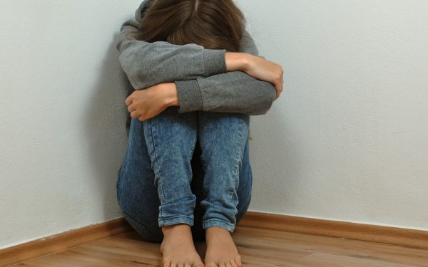 Mehedinți: Un bărbat a drogat și exploatat sexual o minoră instituționalizată