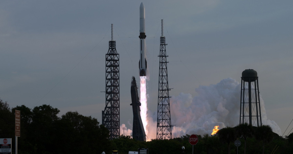 Blue Origin cucerește spațiul: Prima lansare cu motor reutilizabil