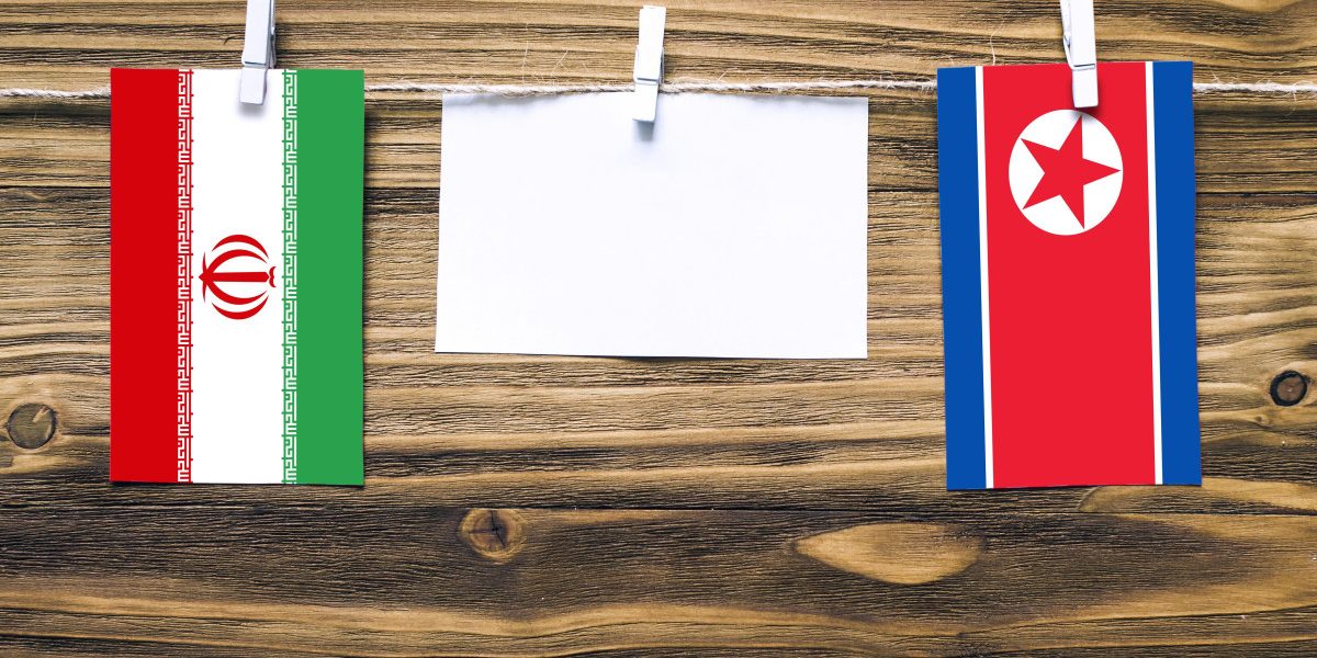 Coreea de Nord pare să se distanțeze de Iran, partenerul său de lungă durată, și ajustează modul în care își gestionează mesajele publice pentru a păstra o posibilitate de relație cu Statele Unite, dacă situația geopoliticală o va permite