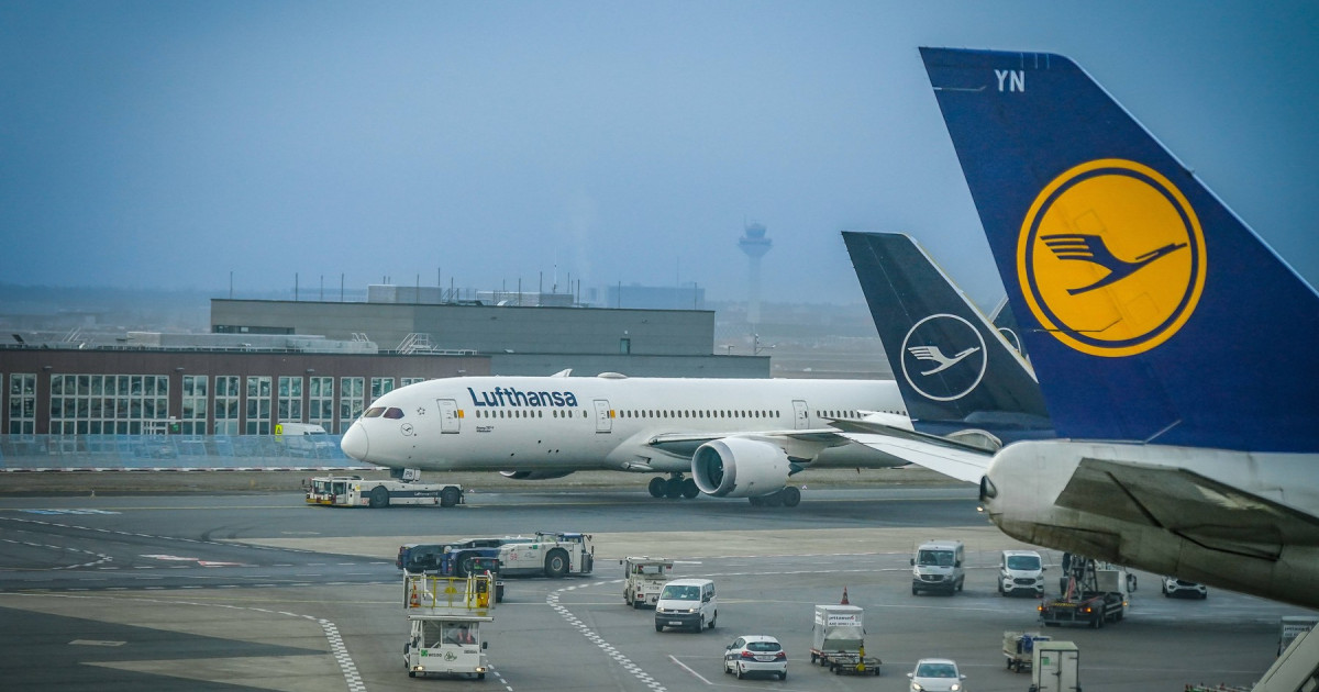 Lufthansa, lovită de scumpiri: 20.000 de zboruri anulate. Ce rute sunt afectate?
