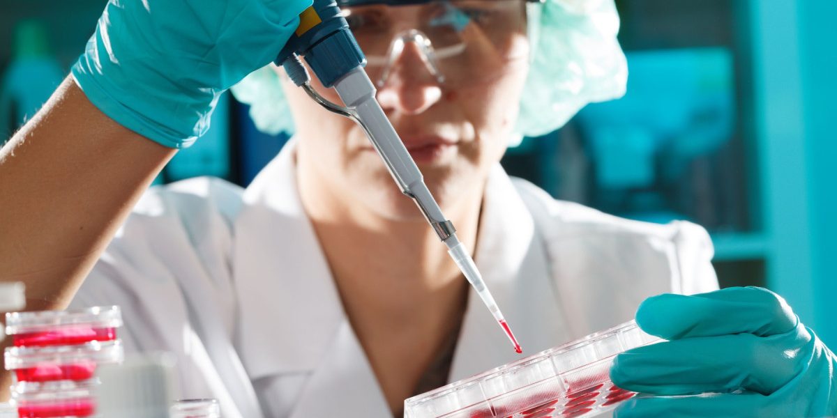 Primul caz de infectare cu virusul gripal H9N2, cunoscut drept gripa aviară, la un adult din Europa a fost confirmat pe data de 25 martie 2026 în Italia, anunță oficial autoritățile sanitare din această țară