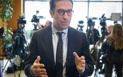 Miniştrii economiei din cinci state europene cer un nou impozit pentru companiile energetice Miniştrii Economiei şi Comerţului din Spania, Germania, Italia, Portugalia şi Austria au trimis o scrisoare către Comisia Europeană în care solicită introducerea unui impozit pe profiturile companiilor din sectorul energetic