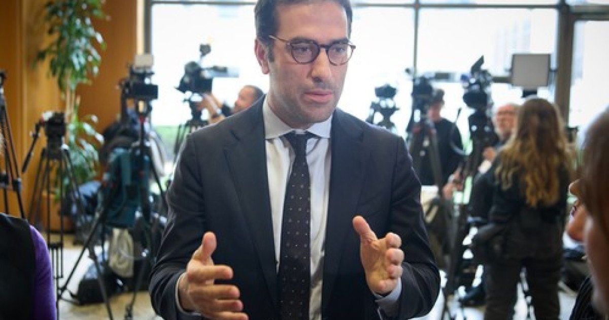 Miniştrii economiei din cinci state europene cer un nou impozit pentru companiile energetice Miniştrii Economiei şi Comerţului din Spania, Germania, Italia, Portugalia şi Austria au trimis o scrisoare către Comisia Europeană în care solicită introducerea unui impozit pe profiturile companiilor din sectorul energetic