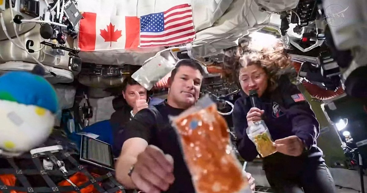 Meniul ASTRONAUȚILOR Artemis: 189 de feluri, inclusiv „cocktail de creveți”