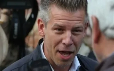 O nouă înregistrare audio, care implică o discuție privată, aruncă o umbră asupra poziției lui Péter Magyar, o figură centrală în dezbaterile privind războiul din Ucraina