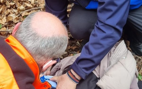 Tineri, accident grav pe Valea Păușa: ATV prăbușit 8 metri într-un pârâu, salvări în Călimănești