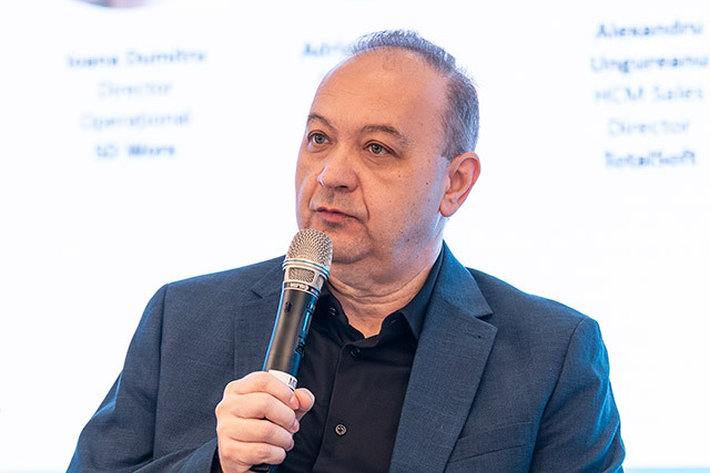 Productivitate explozivă: AI redefinește munca. Mai multe rezultate, aceiaşi oameni