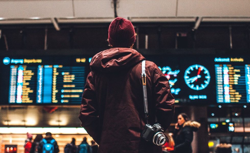 Mai mult timp la coadă! Cetățenii extracomunitari, verificați biometric în UE