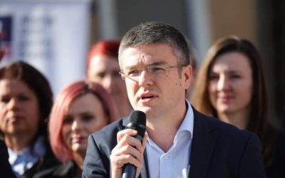 Guvernul a aprobat recent două acte normative care permit companiilor aflate în dificultate să-și plătească salariile angajaților prin mecanisme finanțate de stat