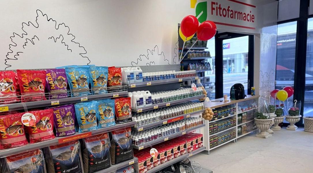 Agroland țintește 300 de magazine până în 2028 Agroland, companie cu activități în retail, agribusiness, producție alimentară și nutriție animală, intenționează să deschidă anual între 15 și 20 de magazine sub brandul Mega, cu scopul de a atinge pragul de 300 de unități până în 2028