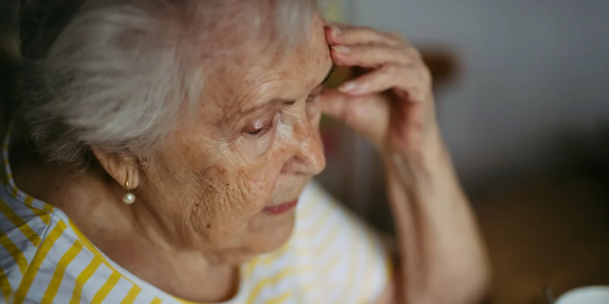 Pensionari, loviți crunt: Ajutoarele sociale, în pericol. Frica de sărăcie crește dramatic