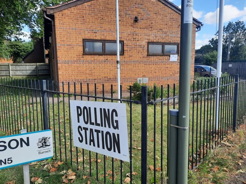 Români la vot în Londra: 60 de candidați pe 7 mai pentru locale