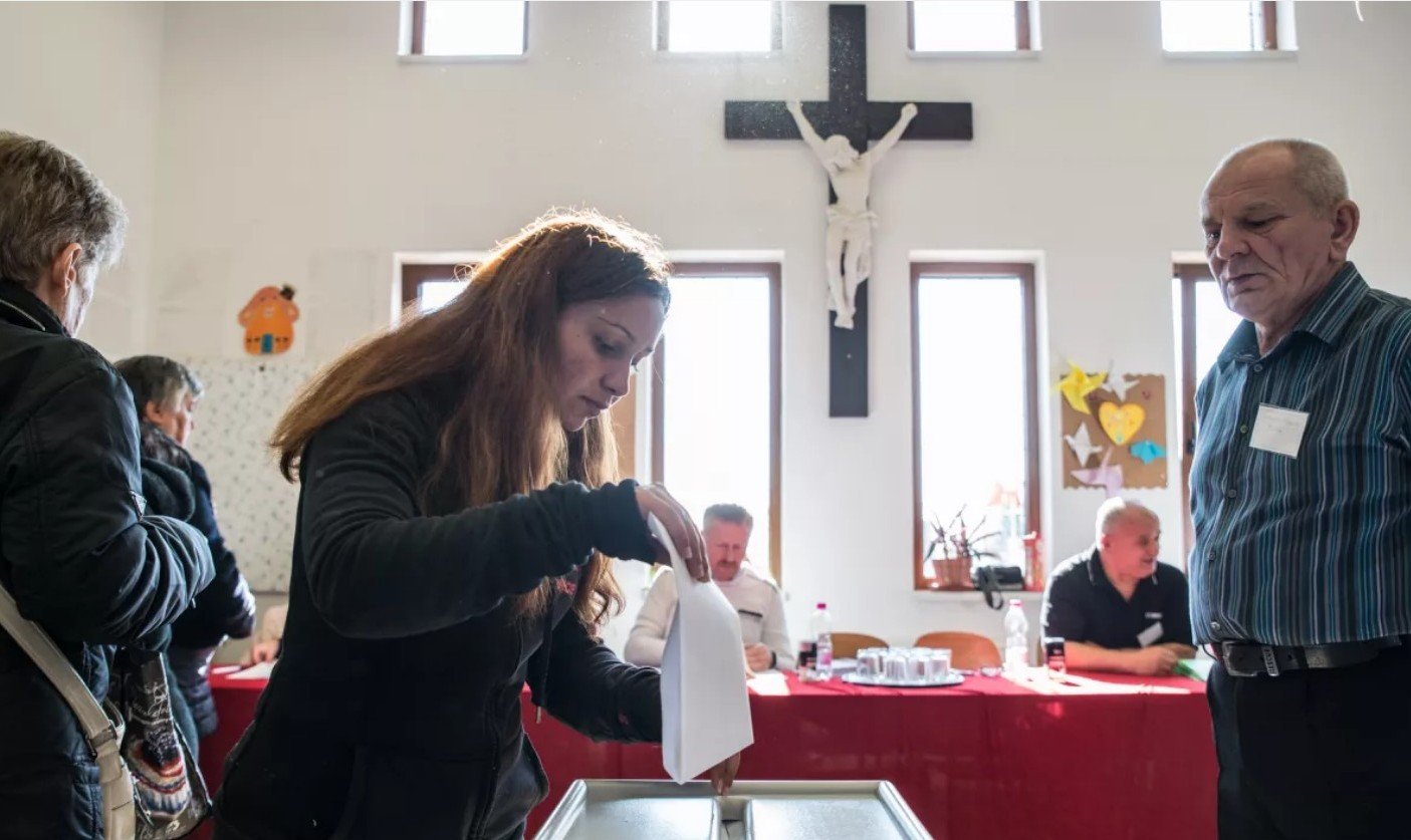 Minoritatea română, pulverizată la urne în Ungaria, ratează Parlamentul