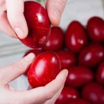 Alergie la ouăle de Paște: Simptome, riscuri, când fugi la medic