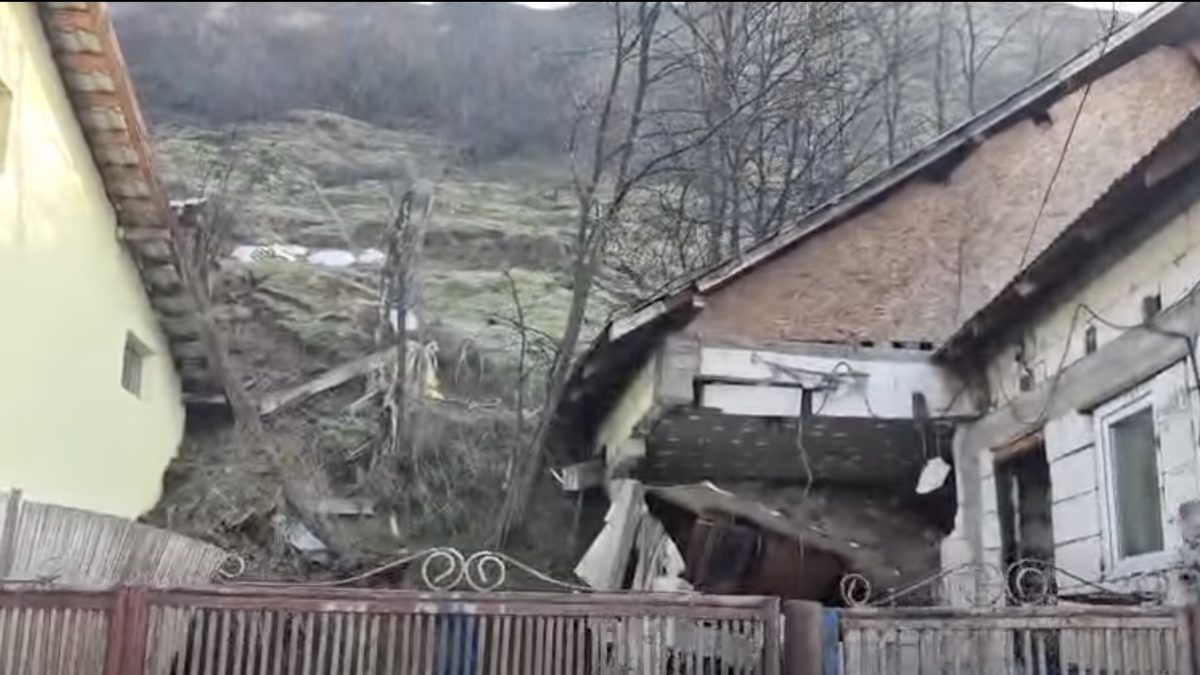 Slătinenii evacuați primesc terenuri cu plata în rate pe 10 ani