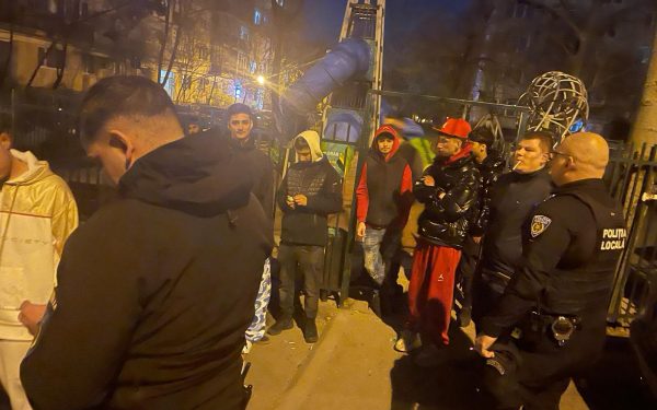 "Chitanța" pentru cojile de semințe: 100 de euro amendă. Poliția supraveghează curățenia