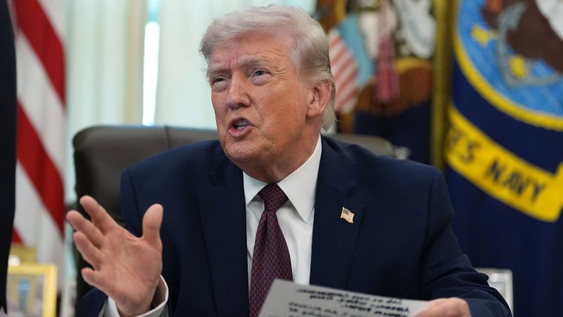 Administrația președintelui Donald Trump se află în centrul unor provocări legale legate de un nou decret executiv menit să controleze modul în care alegătorii pot vota prin corespondență