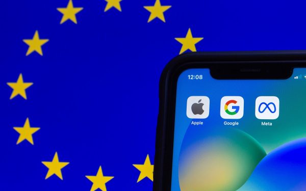 UE, pe cale să interzică rețelele de socializare minorilor