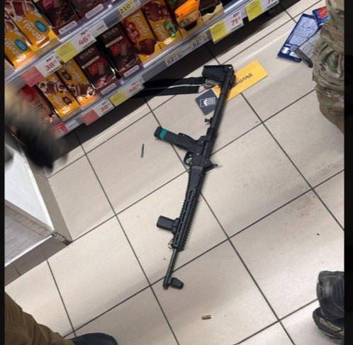 Bărbat cu mitralieră, arestat la Kiev după ce s-a plimbat prin cartier