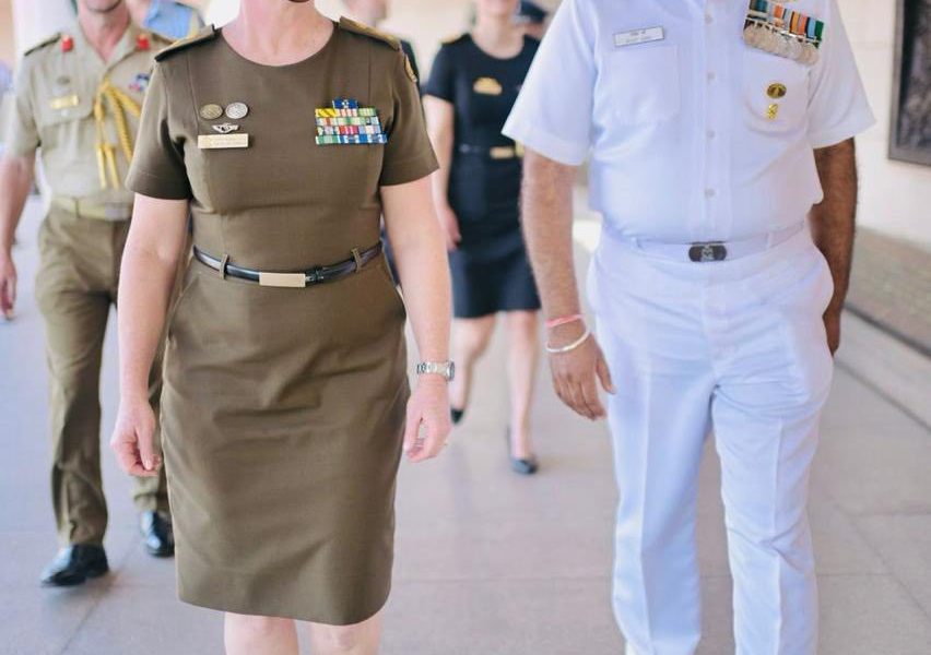 Armata Puternică, Condusă de o Femeie: O Premieră Mondială