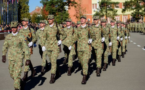 Armata Română face angajări: Unde se antrenează și ce salarii primesc recruții