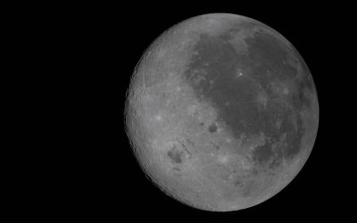 NASA a transmis actualizări în timp real despre misiunea Artemis II, care a atins un nou record de distanță parcursă de oameni în spațiu, depășind limita stabilită de misiunea Apollo 13