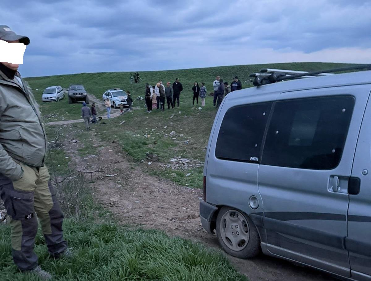 Doi pădurari din Parcul Natural Lunca Mureșului au fost agresati de hoți de lemne, în timp ce încercau să-i oprească pe infractori