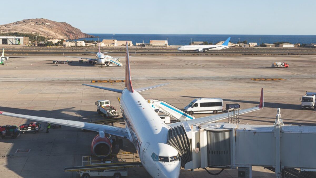 UE, presiuni pe state: Mai puțin kerosen din Orient, mai mult din SUA